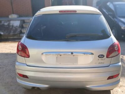 VENDO Peugeot 207 compact - 2012