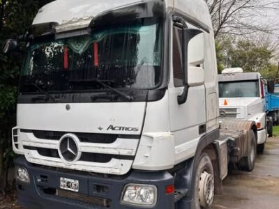 Camion (Tractor) MB 2046 año 2015