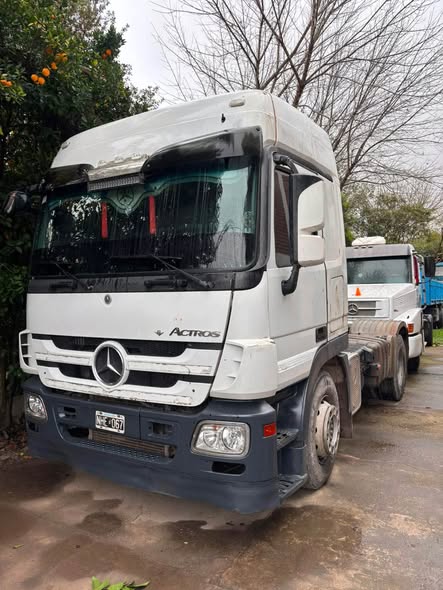 Camion (Tractor) MB 2046 año 2015