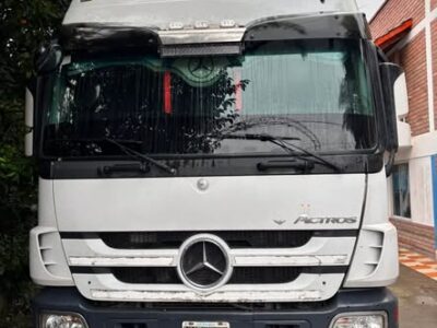 Camion (Tractor) MB 2046 año 2015