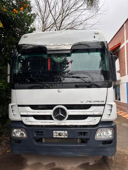 Camion (Tractor) MB 2046 año 2015