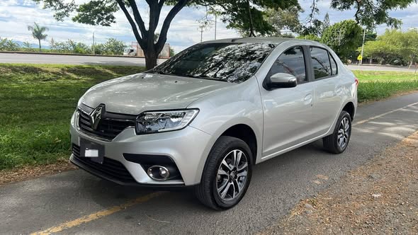 RENAULT LOGAN INTENS MT Año: 2025