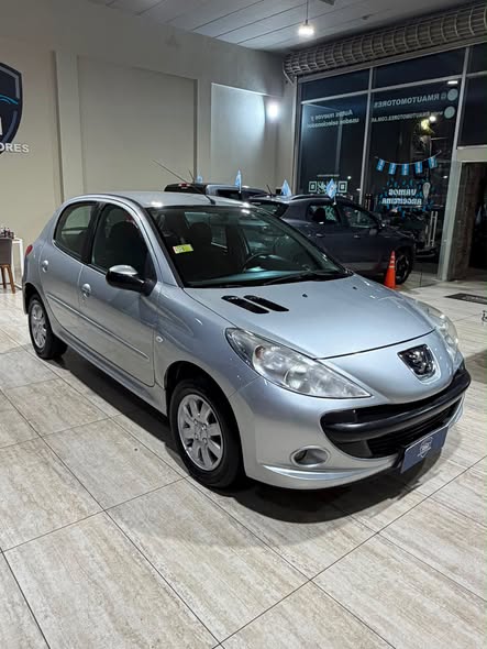 Peugeot 207 Compact XS 1.4 – 5 puertas Año 2010