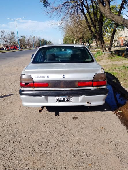RENAULT 19 MODELO 99