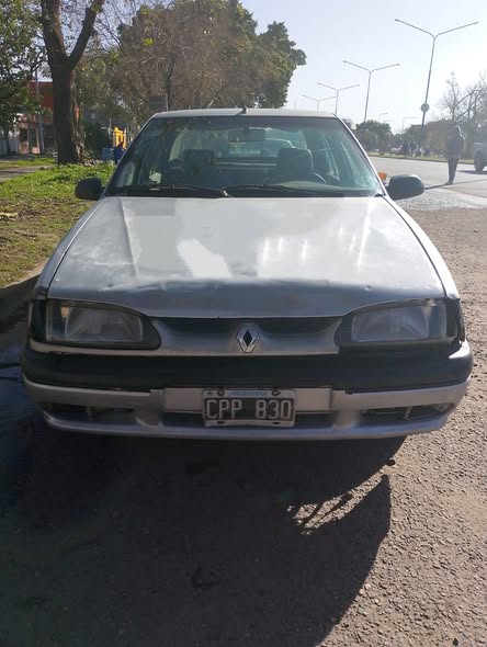 RENAULT 19 MODELO 99