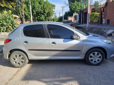 Peugeot 207 compact - 2012