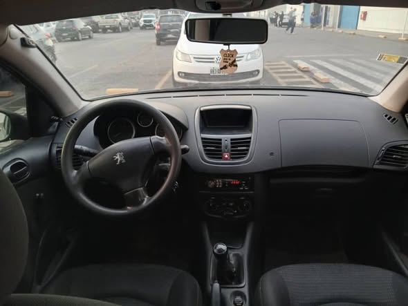 Peugeot 207 compact - 2012