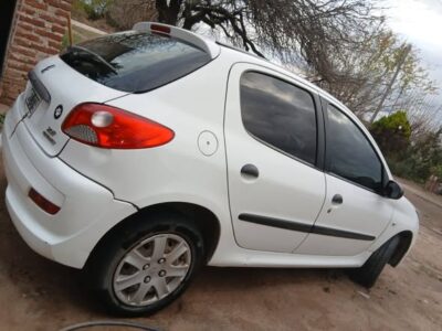 Se vende Peugeot 207 versión Compact Active 1.4 Modelo 2013