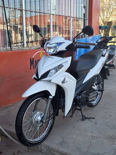 VENDO HONDA NEW WAVE 110CC MODELO 2023