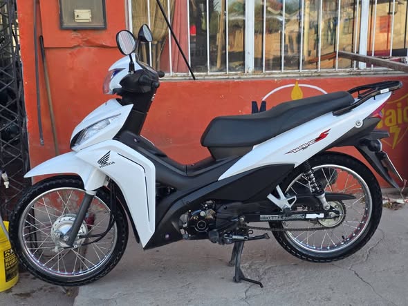 VENDO HONDA NEW WAVE 110CC MODELO 2023