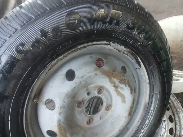 Vendo dos cubierta semi nueva Fate Ar 300 195 70 14
