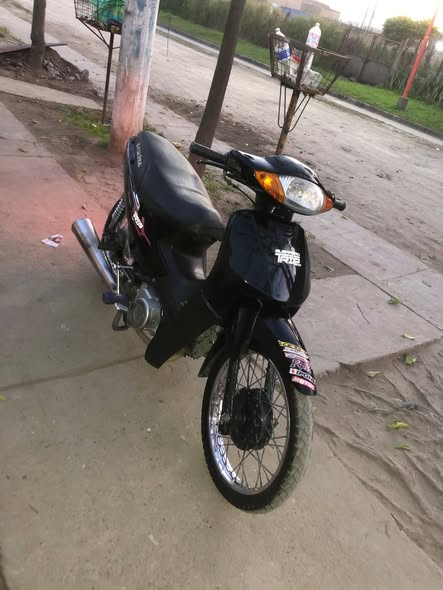 Permuto una 110 y una Venzo original 29 impecable