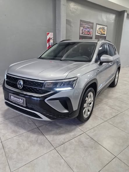 Volkswagen Taos Año 2023 con 35.000km