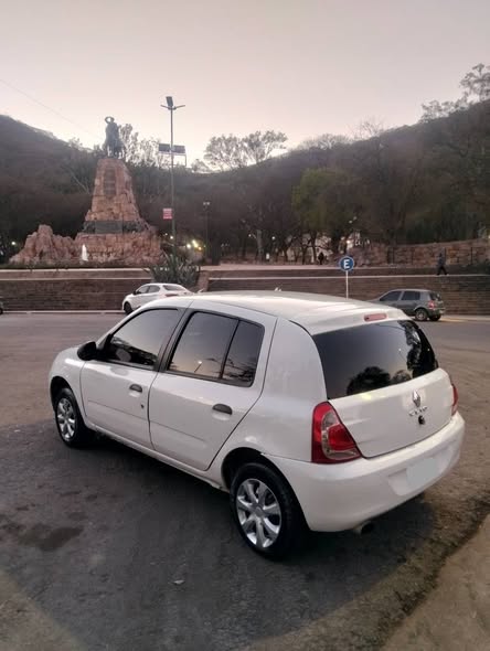 Hermoso Renault Clio Mio. Motor 1.2 solo nafta.