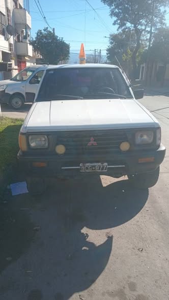 Vendo misubisi l200