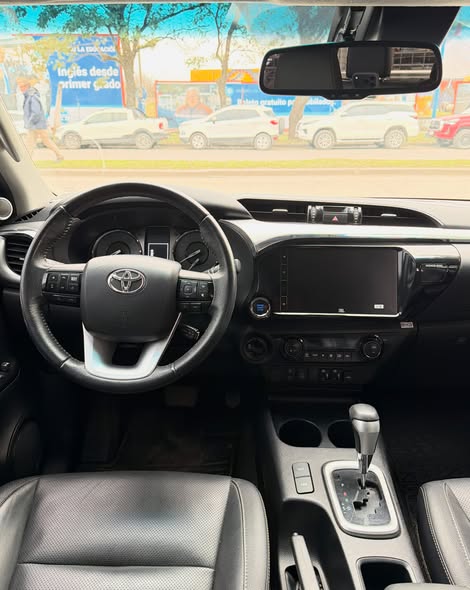 Toyota Hilux Srx (automática) 2024