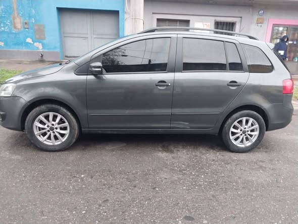 VENDO VW SURAN 1.6 modelo 2013