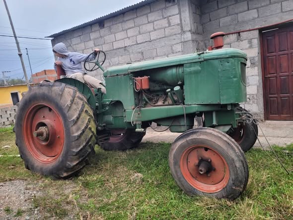 TRACTOR DEUTZ A70 SIN FUNCIÓNAR