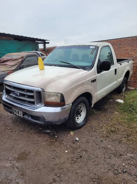 Vendo ford f100 año 2000