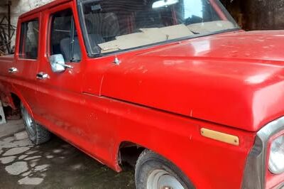Vendo solo vendo f100 doble cabina