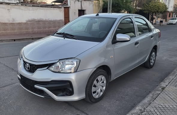 Toyota etios 2021