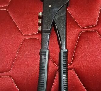 Remachadora articulada para zingueros