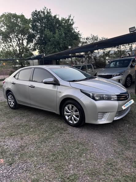 VENDO TOYOTA COROLLA XLI 2015