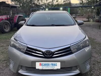 VENDO TOYOTA COROLLA XLI 2015