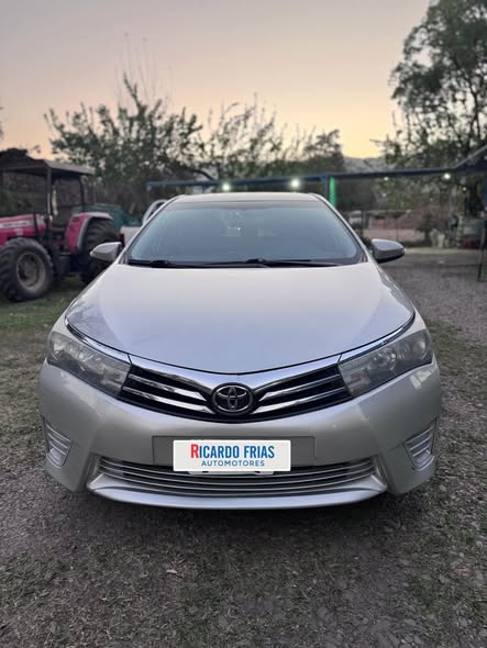 VENDO TOYOTA COROLLA XLI 2015