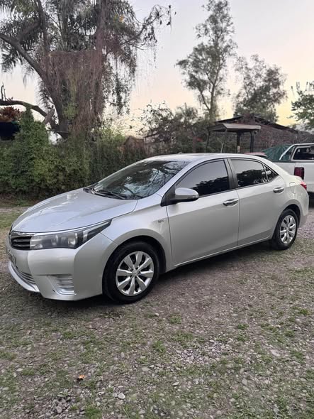 VENDO TOYOTA COROLLA XLI 2015
