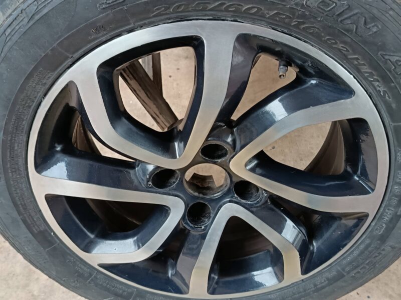 Llanta Citroen Aircross. Urgente vendo.