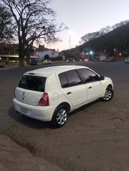 Clio Mio 1.2 2015 5 ptas.