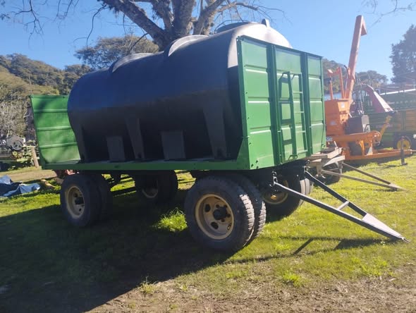 Tractor fiat 700 E