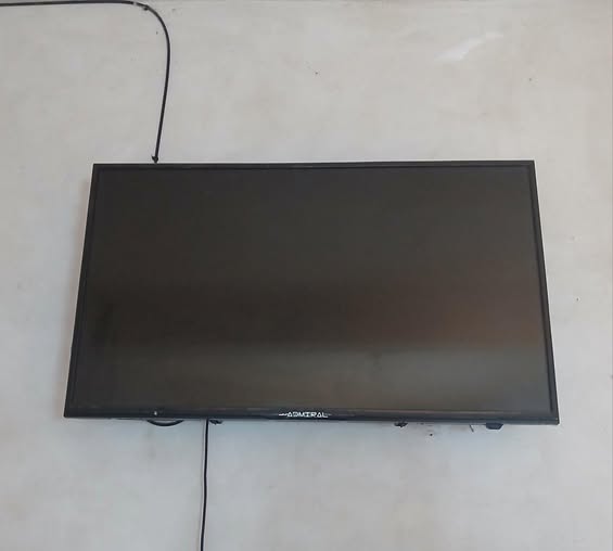 TV NO SMART ADMIRAL 43"