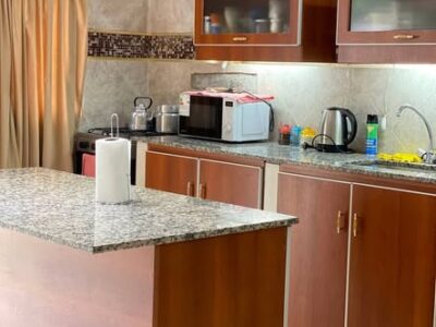 ¡CASA EN VENTA AMOBLADA EN LULES!