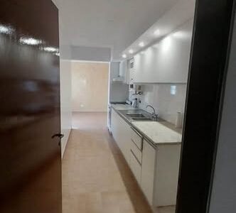 DEPARTAMENTO DE 3 DORMITORIOS EN ALQUILER – AV. MITRE 630
